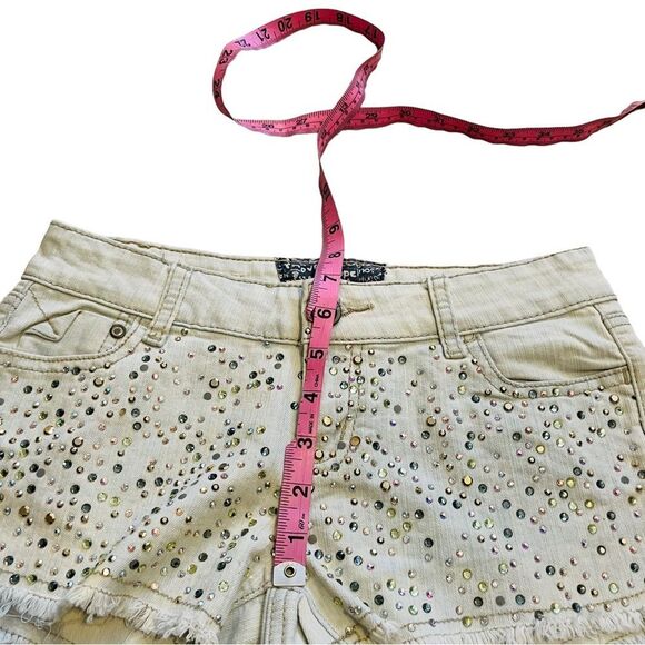 10/$25🦋 Hot Kiss Ultra Light Wash Rhinestone CiCi Denim Cutoff Shorts - Size 1 - Picture 11 of 13